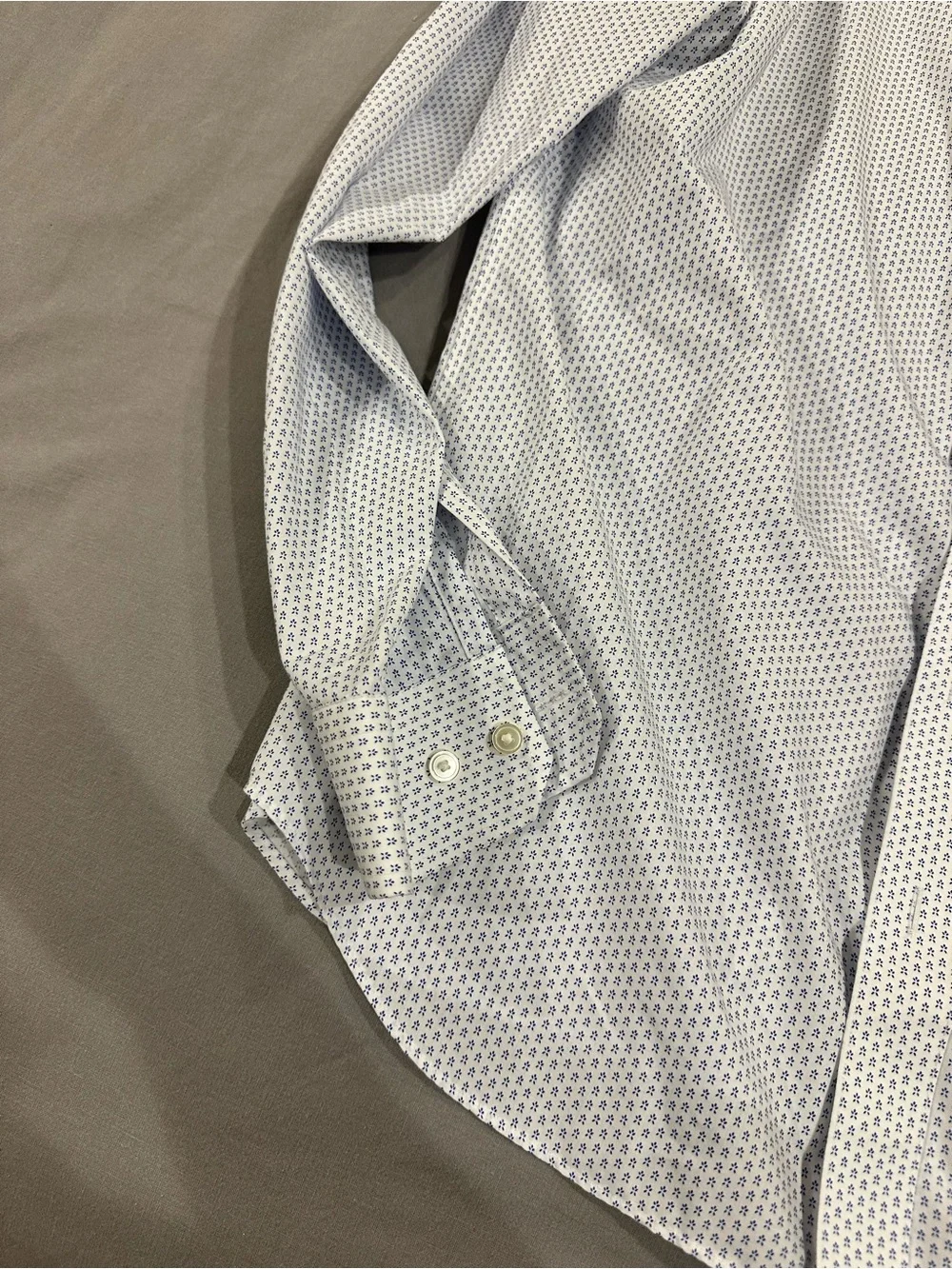 Banana Republic Modern Men's White Patterned Button-Up Shirt